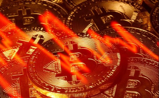 比特币跌破8万美元关口,Strategy暂停增持,美联储鹰派预期压制加密货币市场